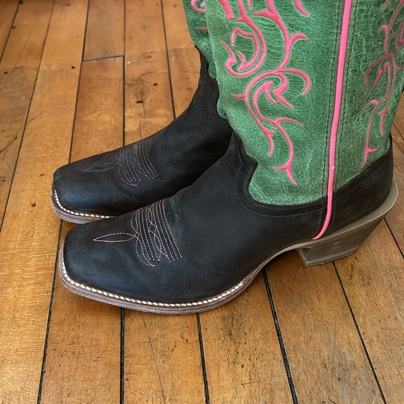 Twisted X embroidered, 2 tone cowboy boots - Picture 2 of 7